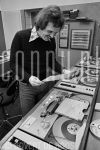22-01-1976 Willem van Beusekom at radio studio in Hilversum.

[keywords]Black & White Image, Half Length, Radio studio, Smiling[/keywords]